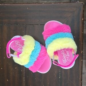 Toddler size 8 light up twinkle toe fluffy magic Sandals